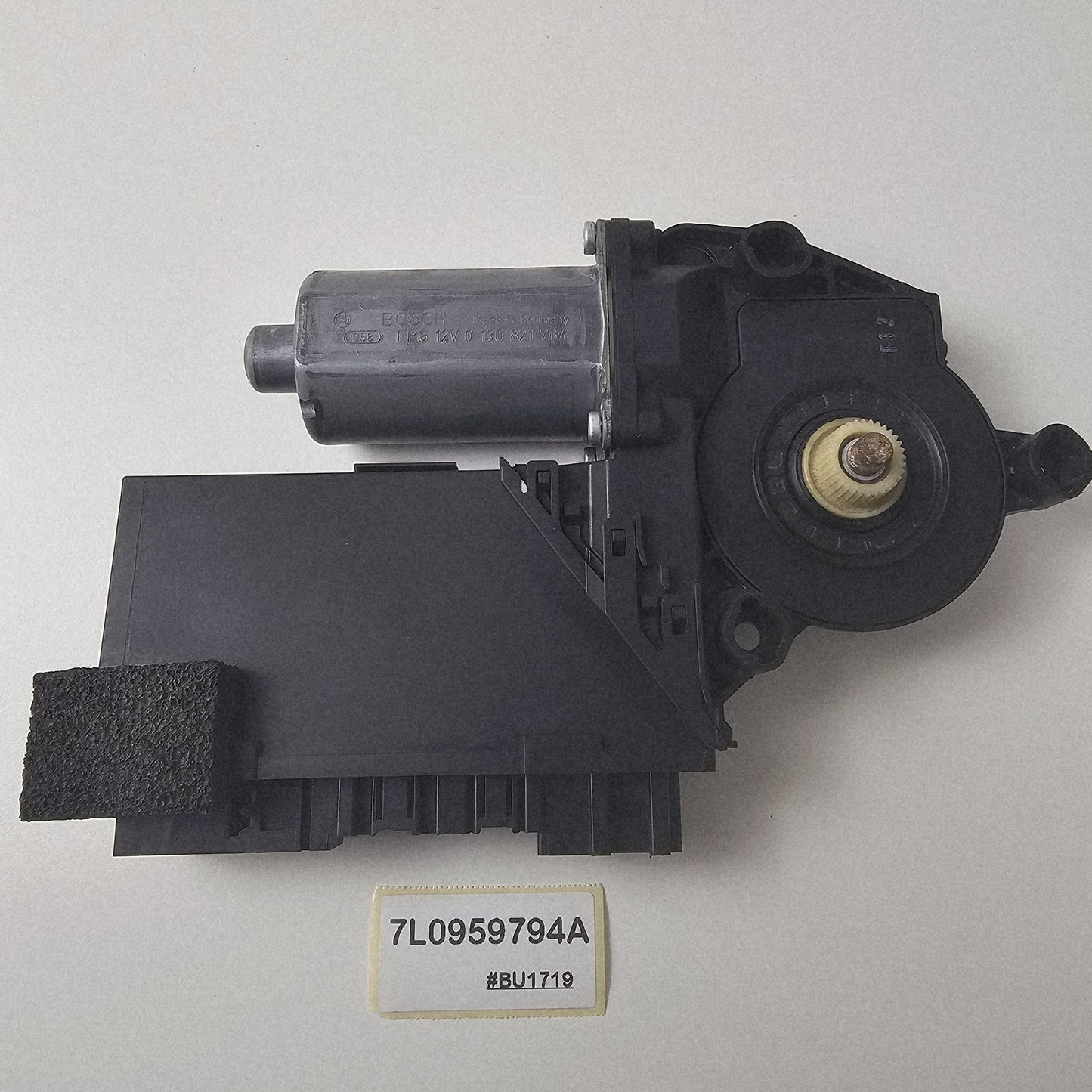 2003-2010 Porsche Cayenne Rear Door Window Motor 7L0959794A
