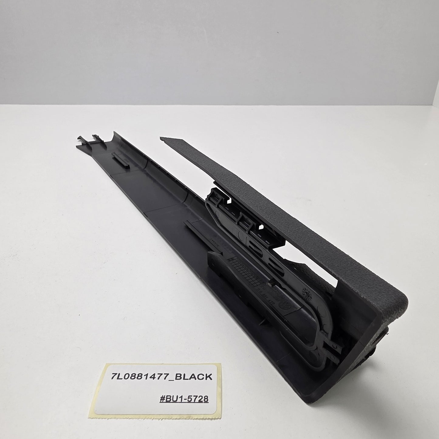 2006-2010 Audi Q7 Front Left Driver Seat Rail Trim Cover 7L0881477