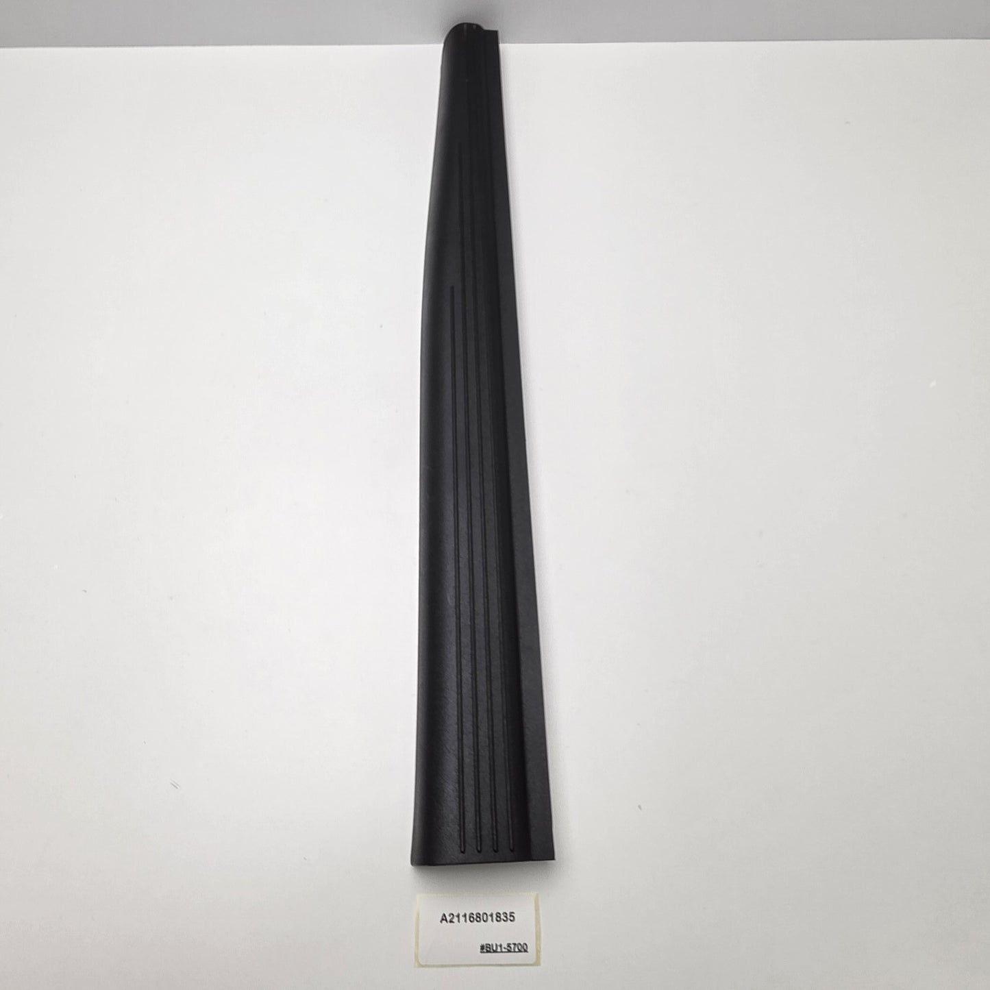 2002-2009 Mercedes-Benz E-Class Front Right Door Sill Entry Trim A2116801835