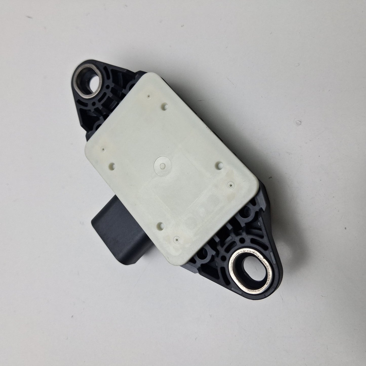 2011-2015 Chevrolet Volt Yaw Rate Sensor 13587220