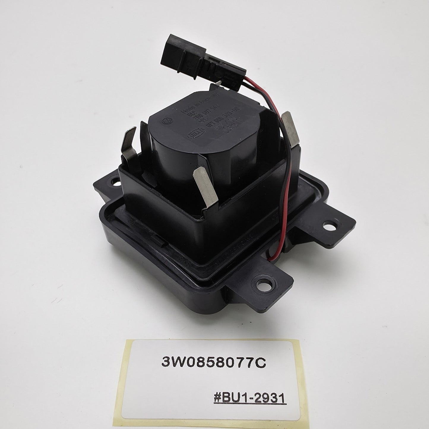 2004-2018 Bentley Continental GTC Temperature Sensor 3W0858077C