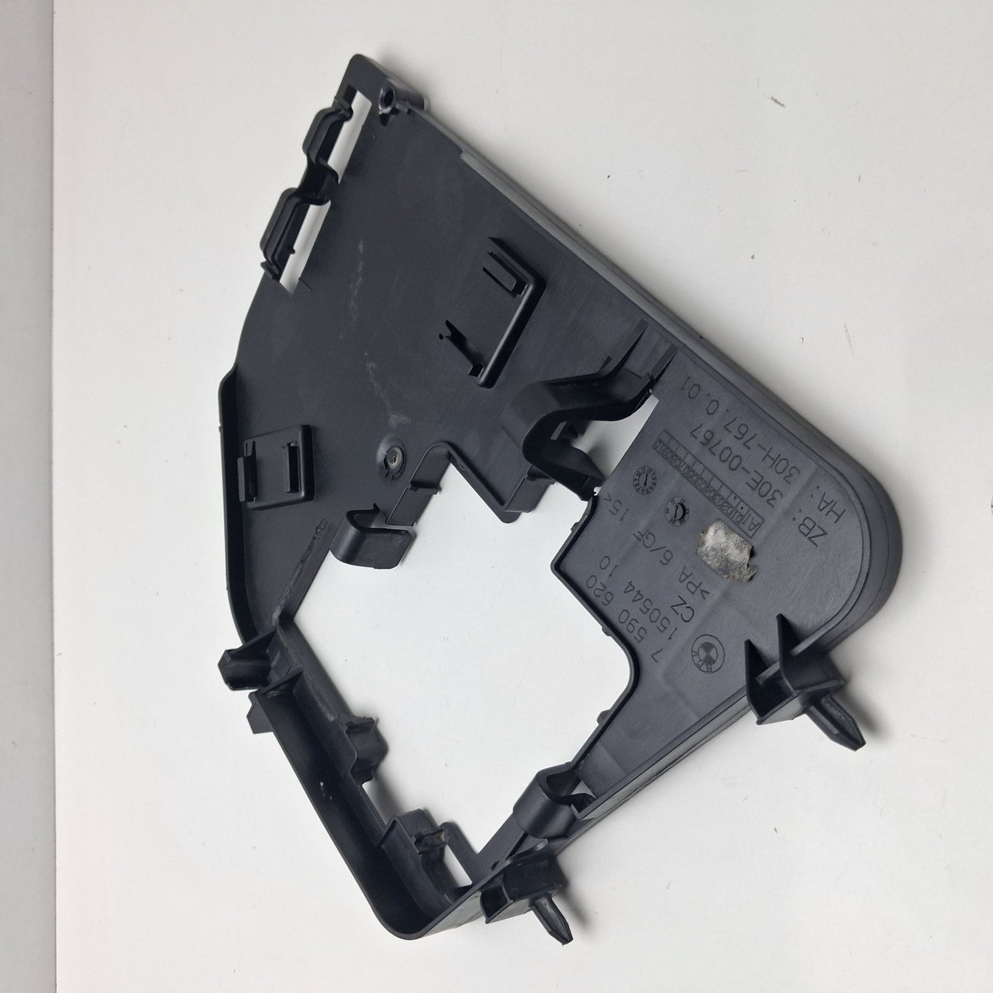 2011-2016 BMW 528i Integrated Power Supply Carrier Plate 7590620