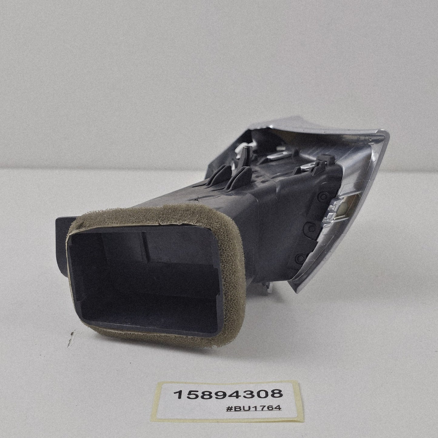 2010-2016 Cadillac SRX Front Dashboard Air Vent Trim 15894308