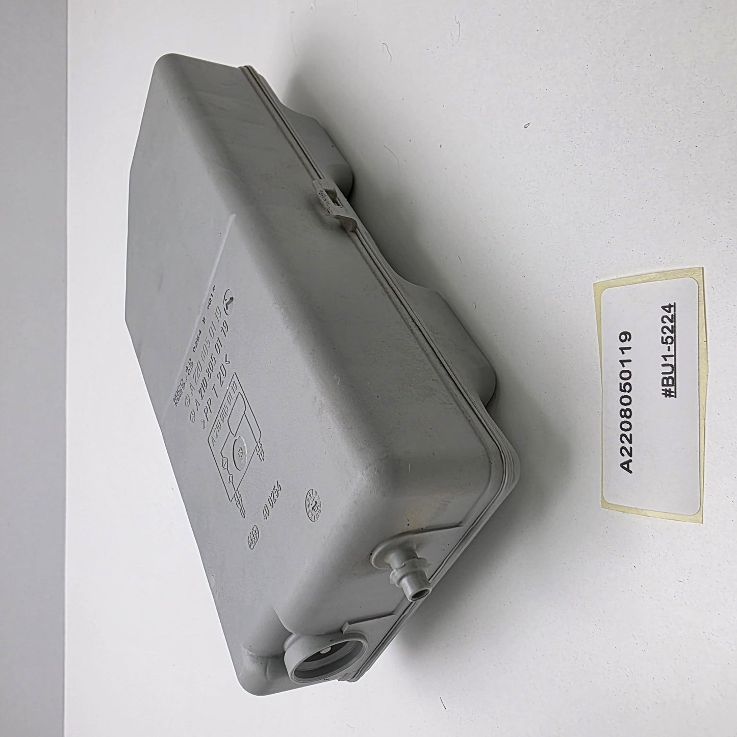 2003-2006 Mercedes-Benz R230 Vacuum Pump Reservoir Tank A2208050119