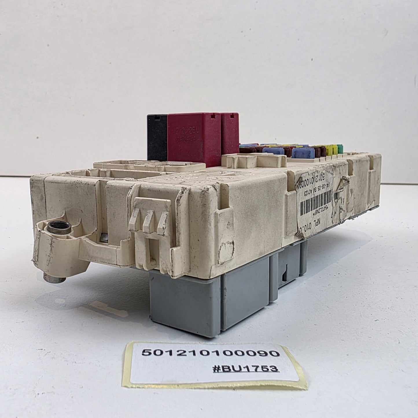 2006-2008 Maserati Quattroporte M139 Front Left Dashboard Fuse Box 501210100090