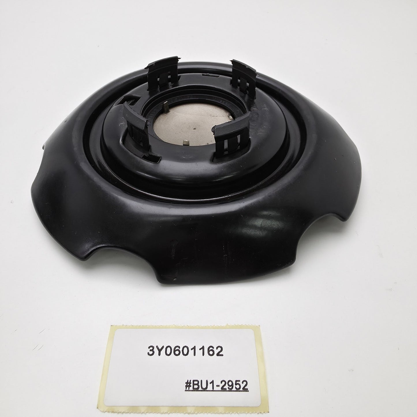 2019 Bentley Bentayga "B" WHEEL CENTER CAP 3Y0601162