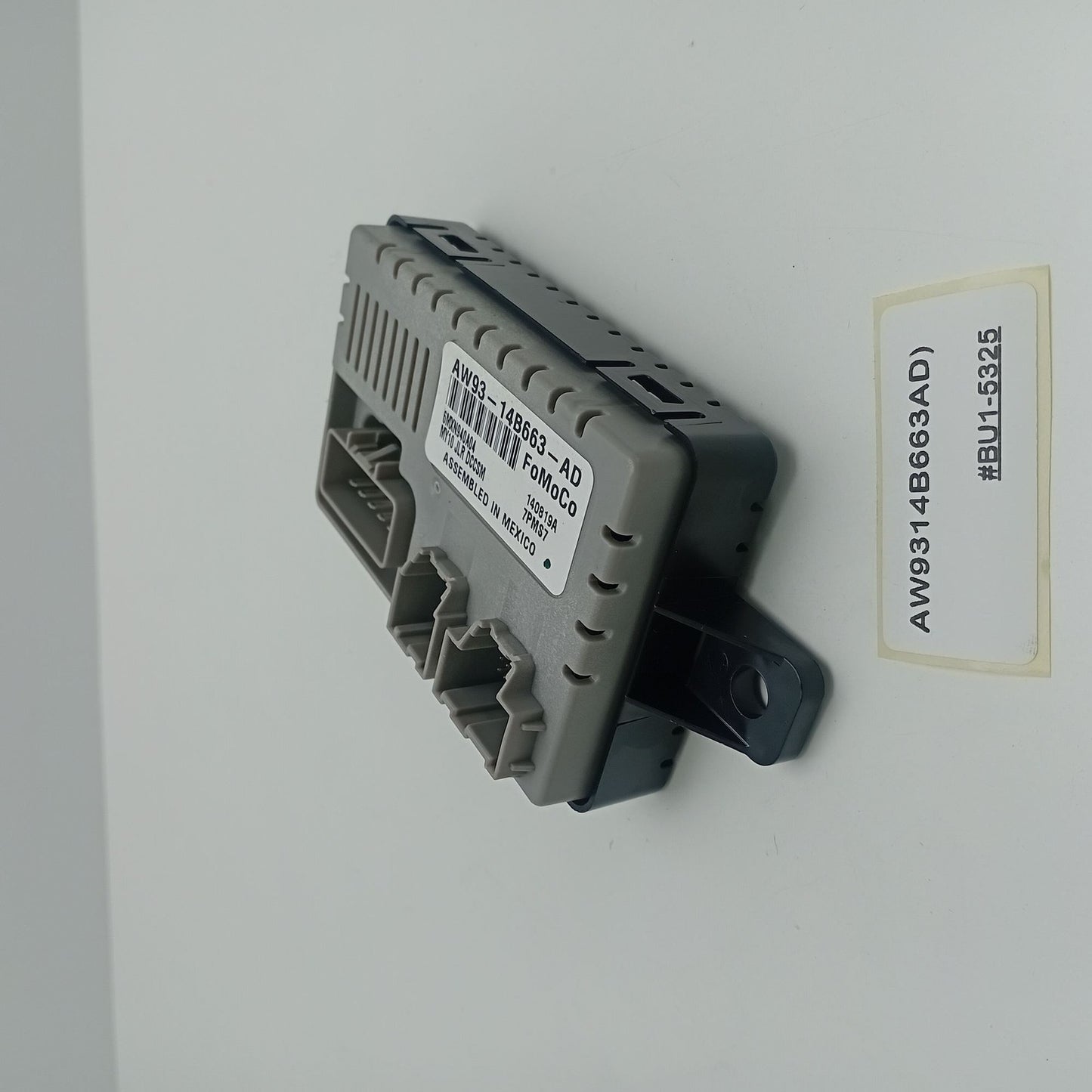 2010-2015 Jaguar XJ Seat Temperature Control Module AW9314B663AD