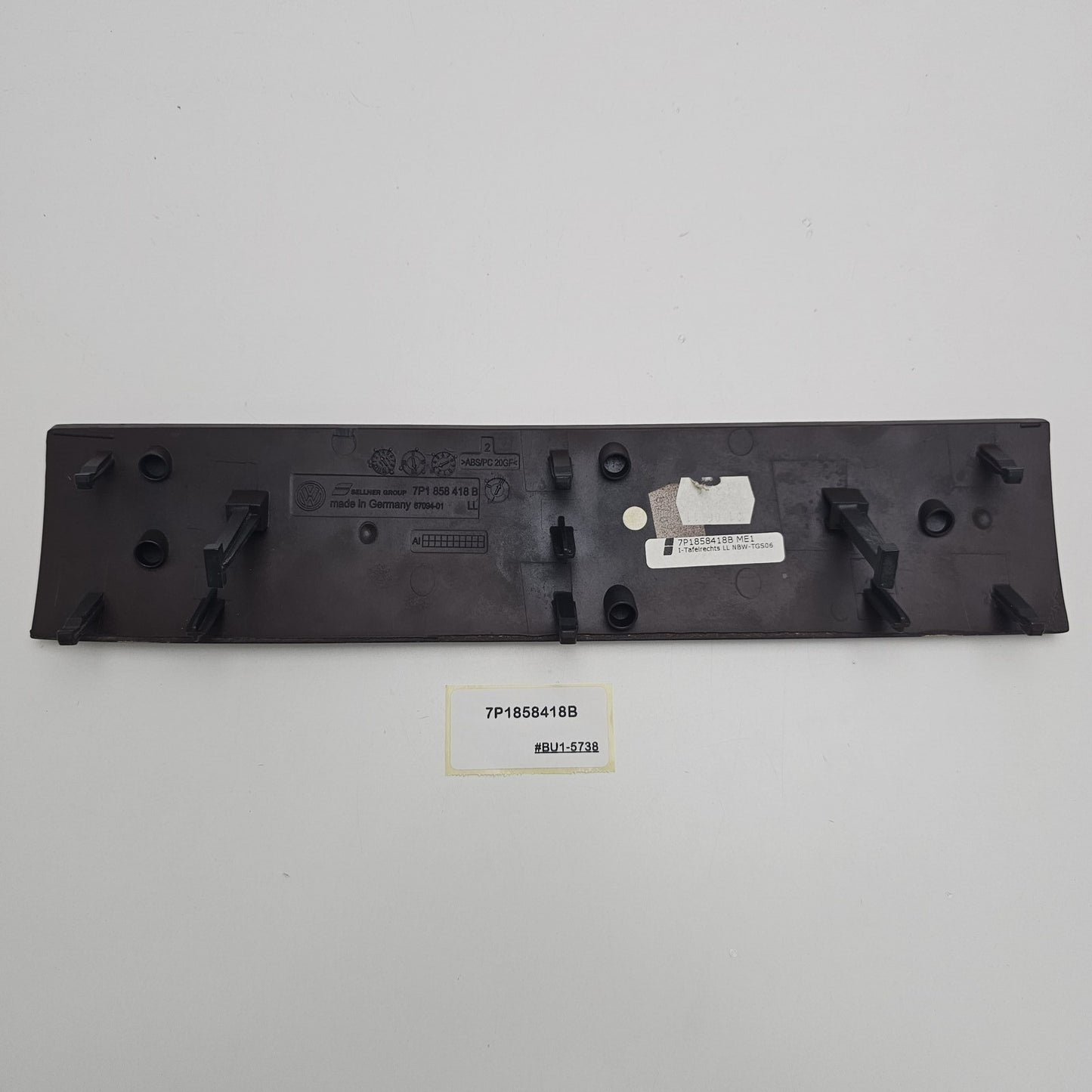 2011-2018 Volkswagen Touareg Dashboard Trim 7P1858418B