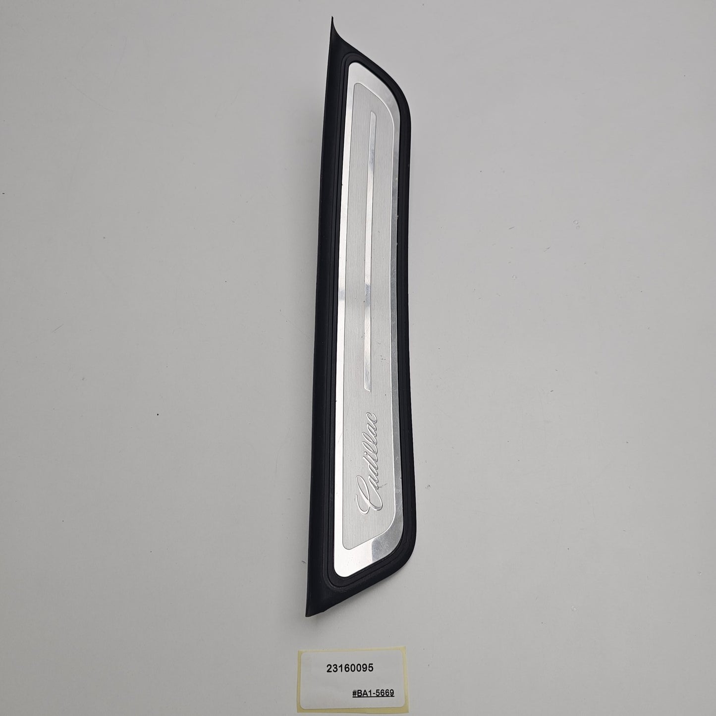 2014-2019 Cadillac CTS Driver Side Rear Door Sill Trim Plate 23160095