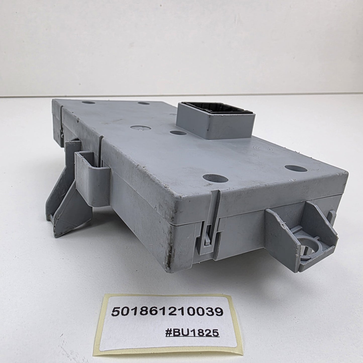 2003-2013 Fiat Lancia BODY CONTROL MODULE (BCM) 501861210039