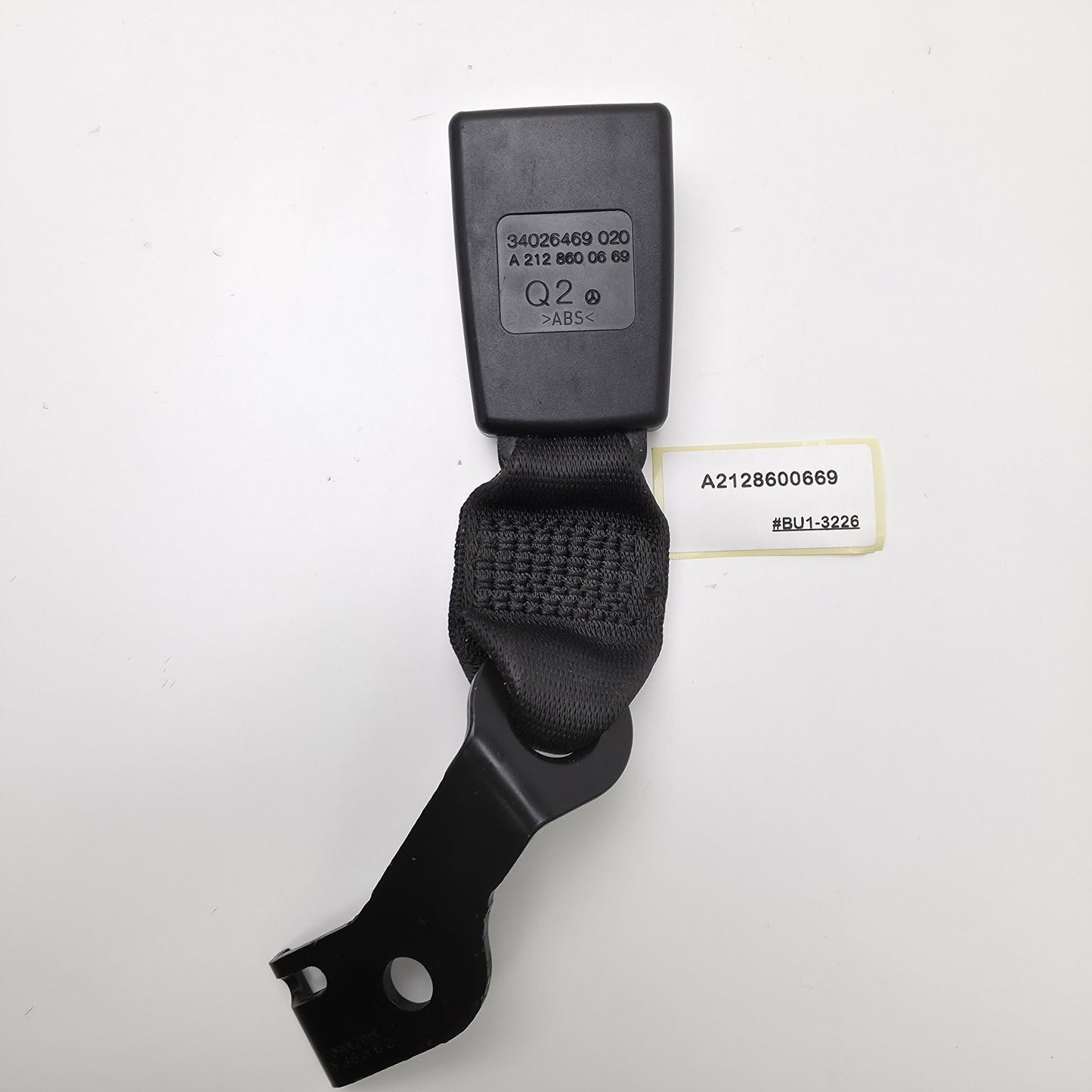 2010-2016 Mercedes-Benz CLS Seat Belt Buckle Right & Middle Rear A2128600669