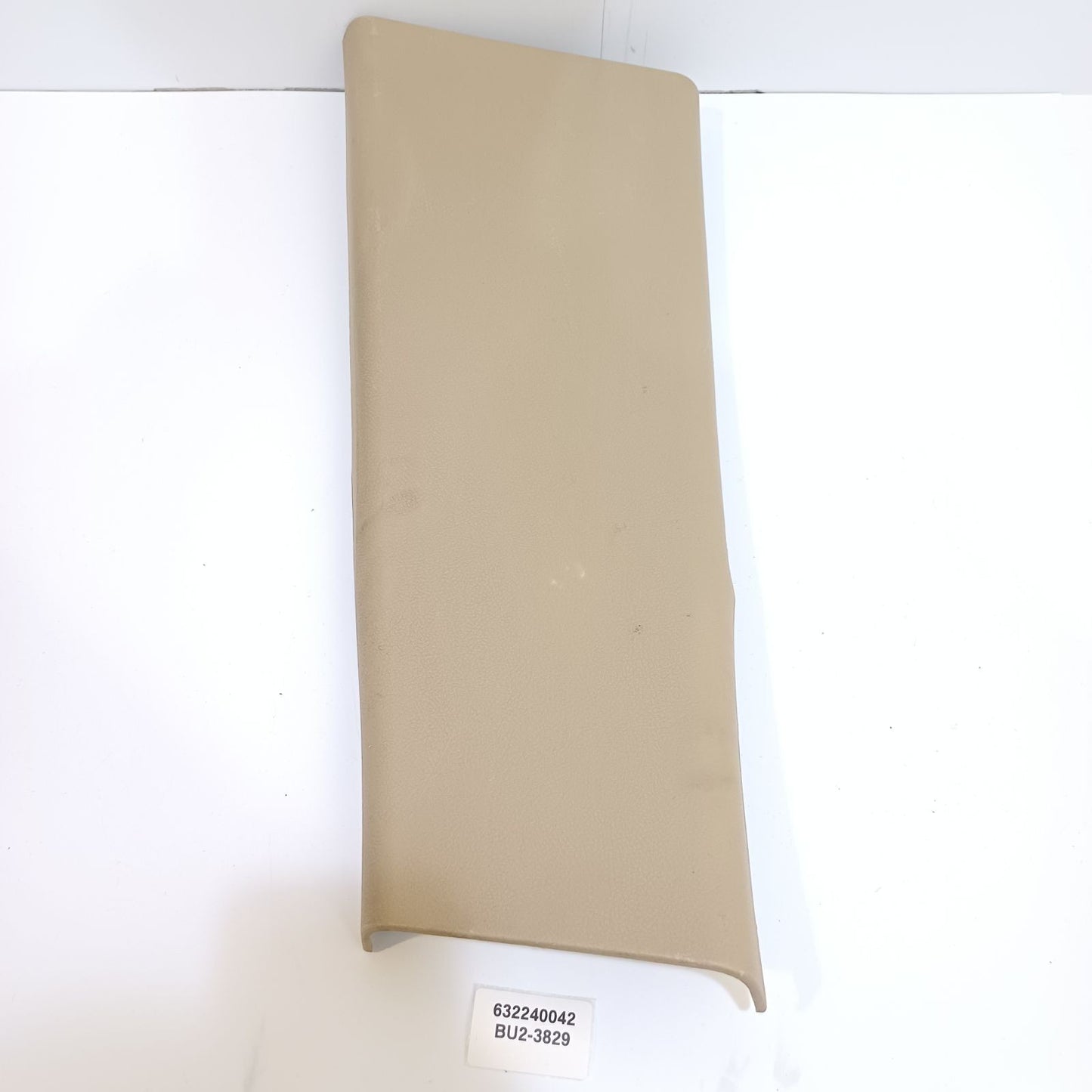 2006-2013 Land Rover Range Rover Sport B PILLAR LOWER TRIM PANEL 632240042