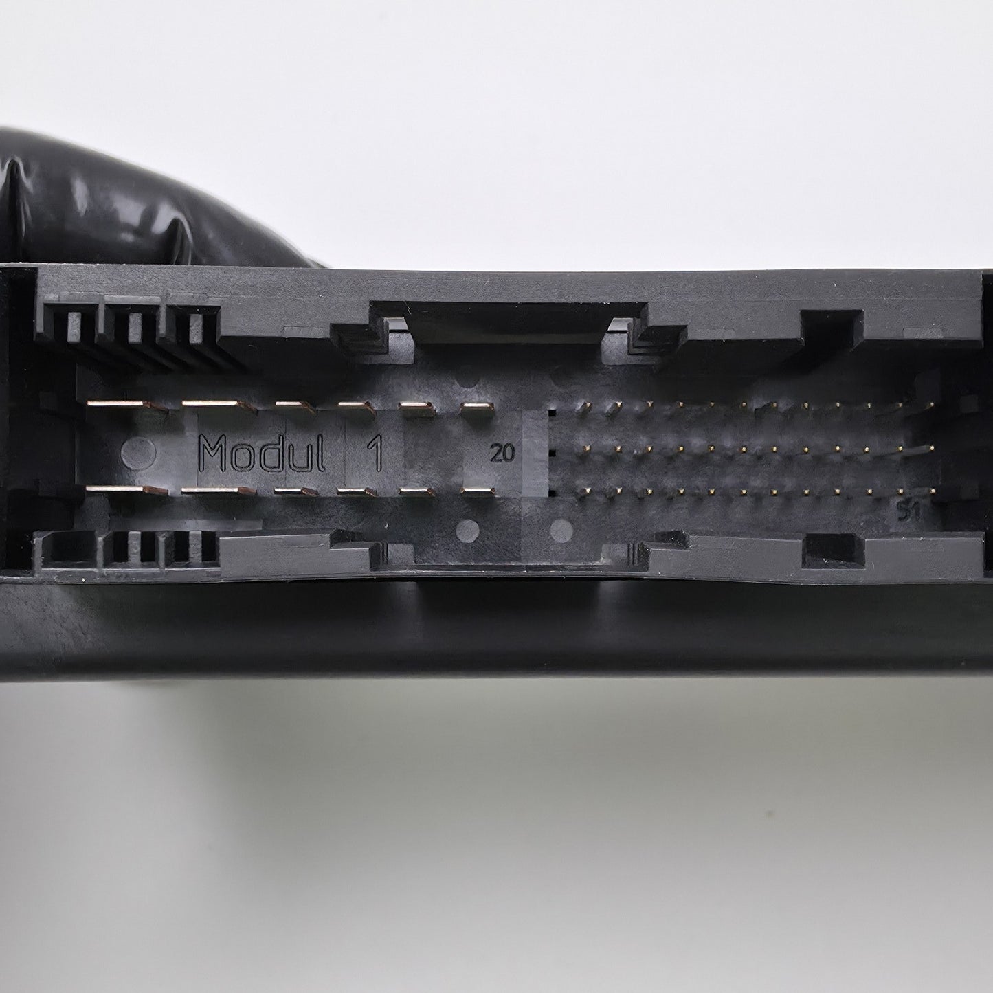 2006 BMW 6 Series Body Control Module BCM KGM 6985364