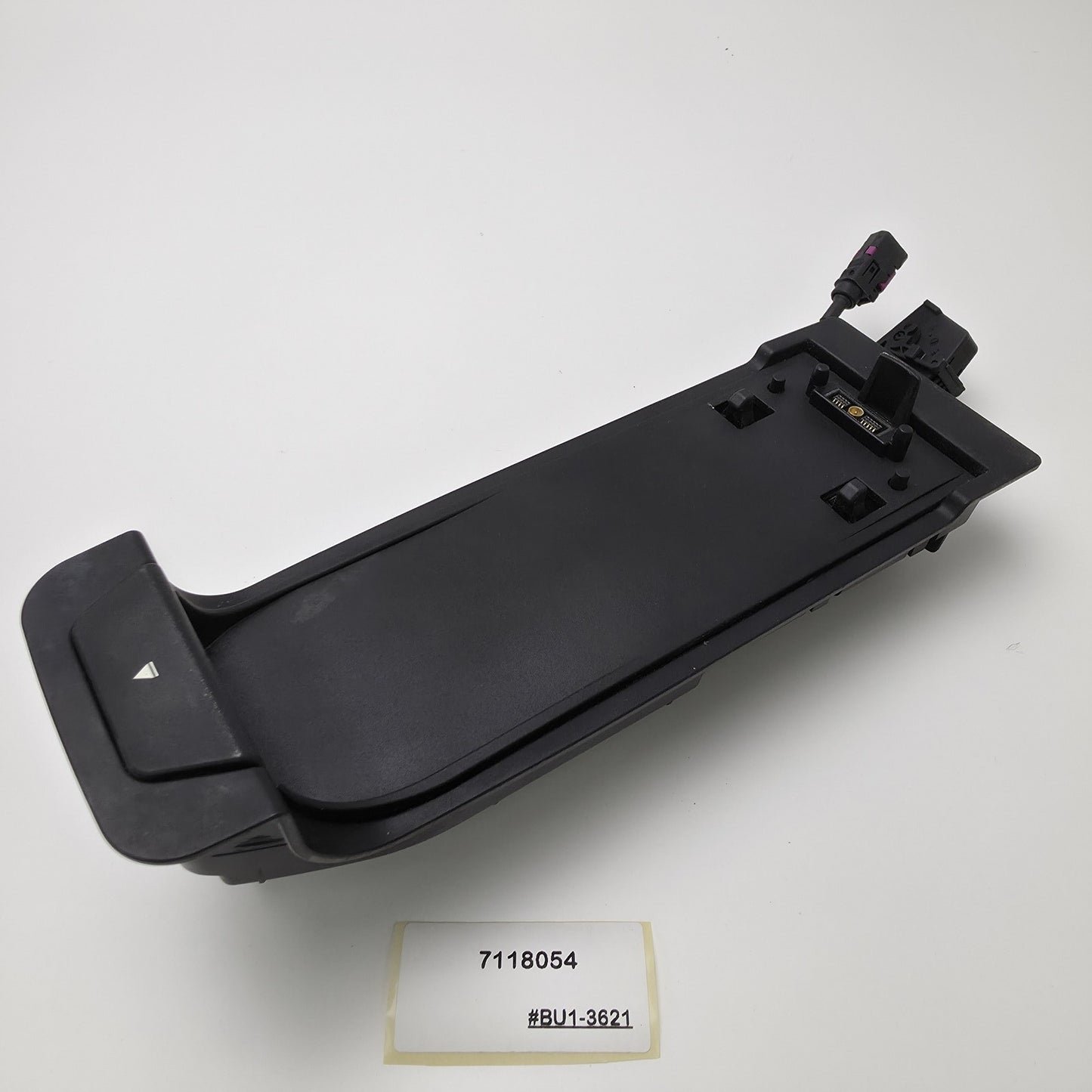 2006-2011 BMW 3 Series MOBILE PHONE TELEPHONE SNAP IN ADAPTER BOX 7118054