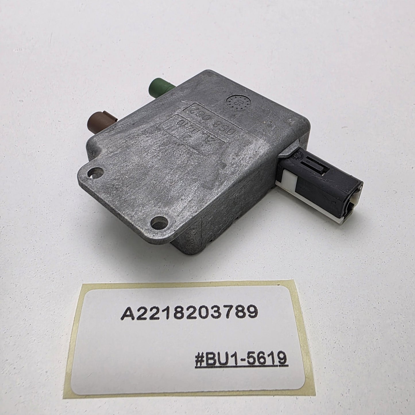 2007-2012 Mercedes-Benz S550 Antenna Amplifier Module A2218203789