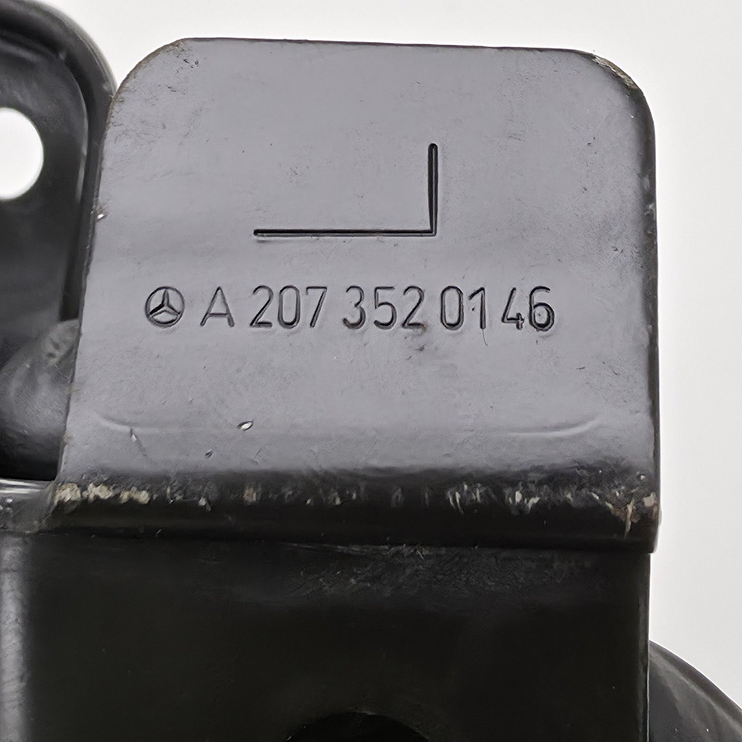 2006-2016 Mercedes-Benz E Rear Left Axle End Stop A2073520146
