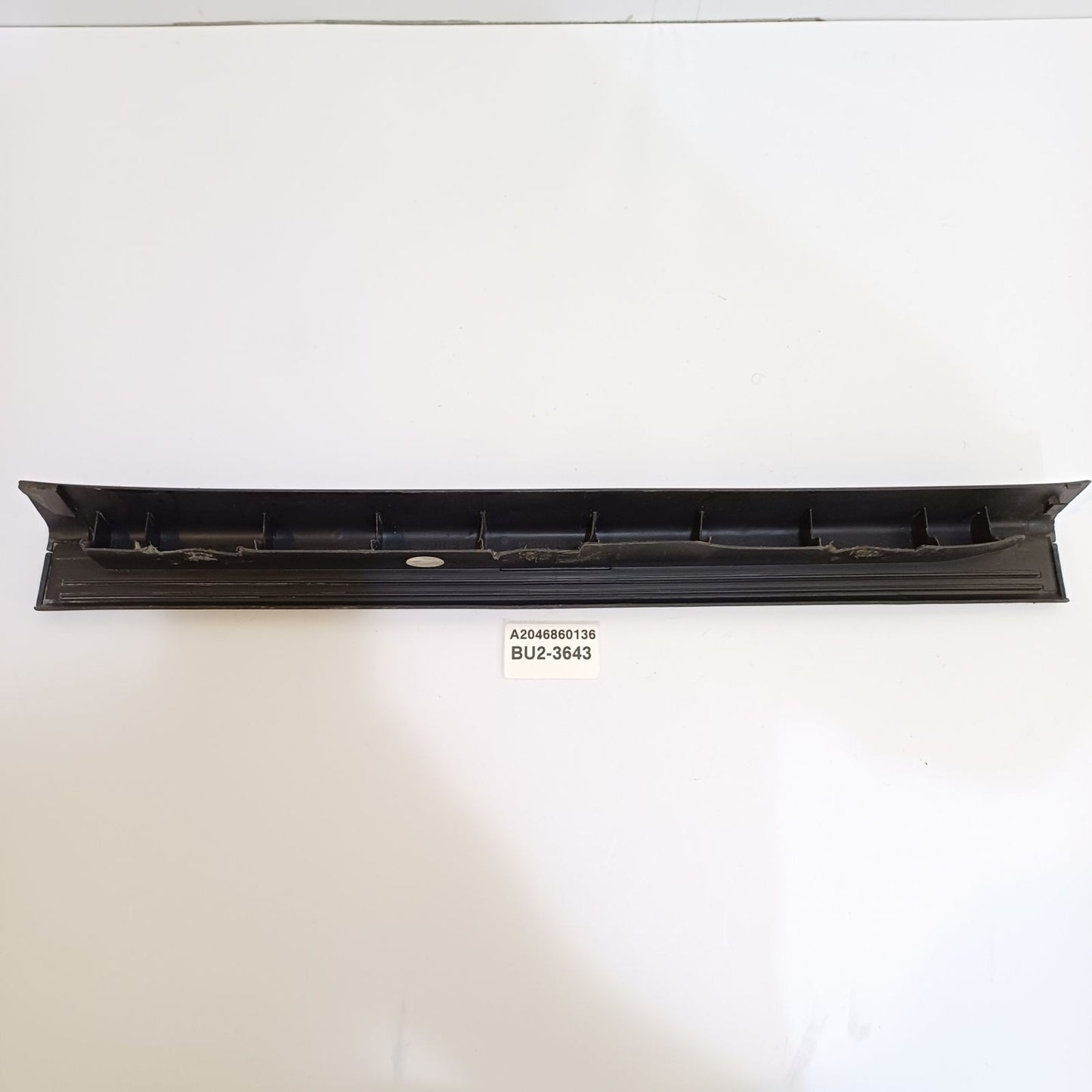 2007-2014 Mercedes-Benz C-Class Door Sill Panel Front Left A2046860136