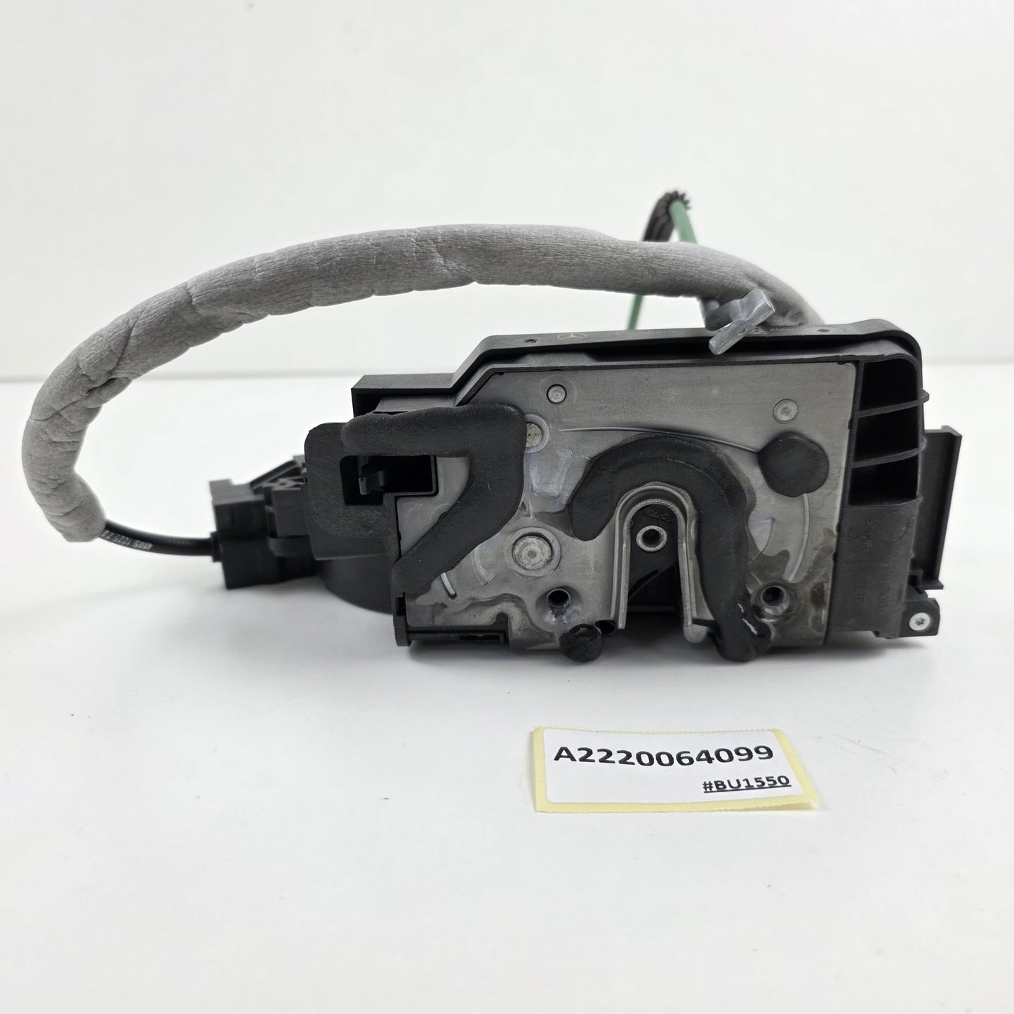 2020-2023 Mercedes-Benz S W222 DOOR LOCK ACTUATOR A2220064099