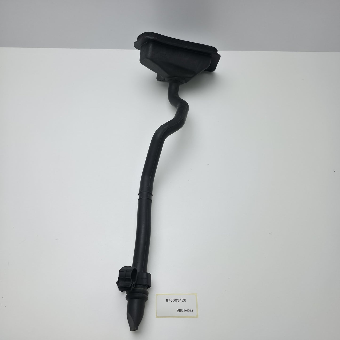 2014-2024 Maserati Quattroporte FRONT WINDSHIELD WATER DRAIN 670003426