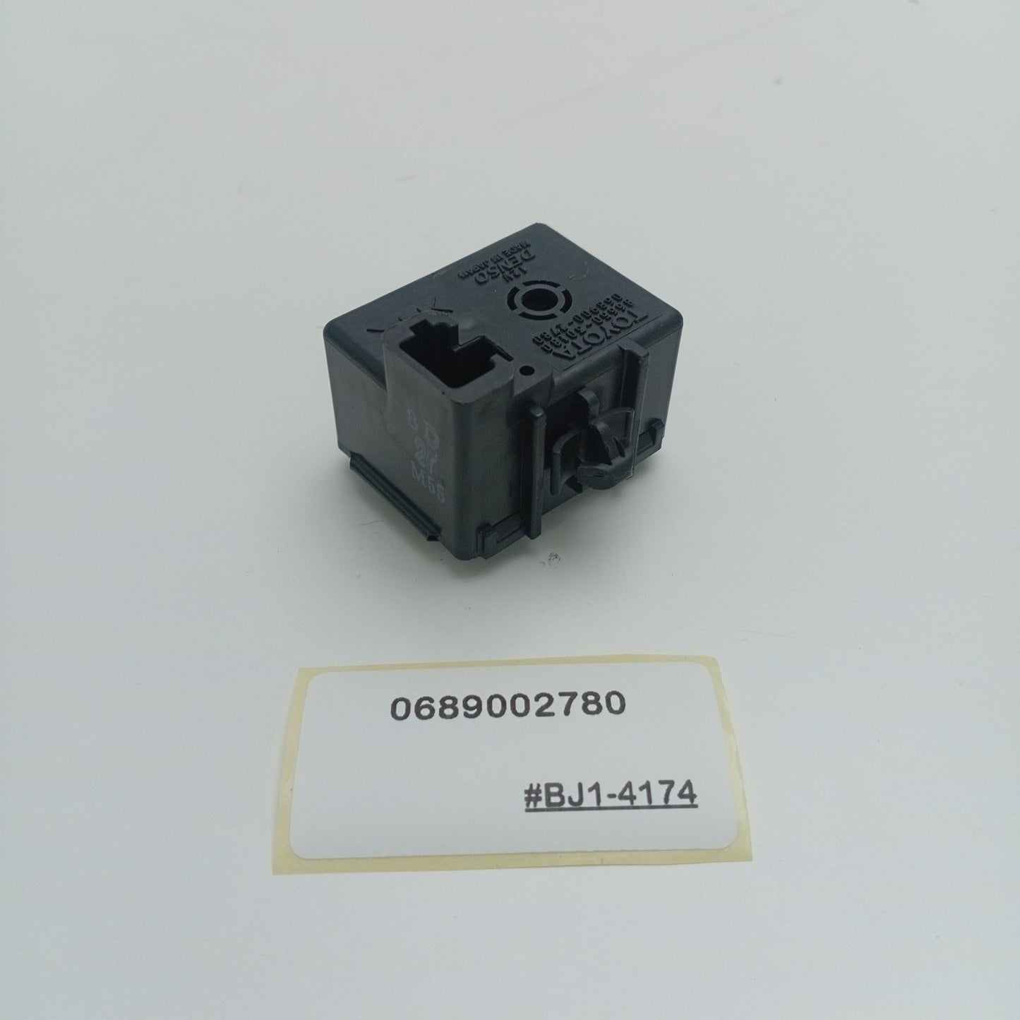 1998-2005 Lexus GS430 Buzzer Module Unit Assy 0689002780