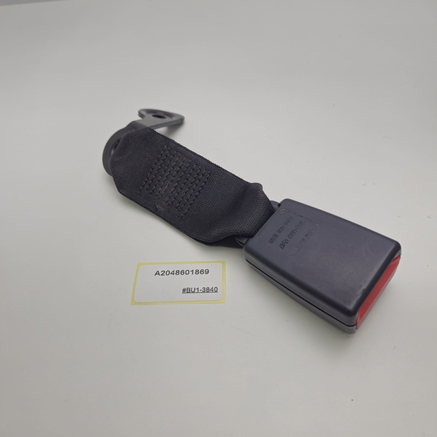 2008-2011 Mercedes-Benz C350 Seat Belt Buckle Right Center Rear A2048601869