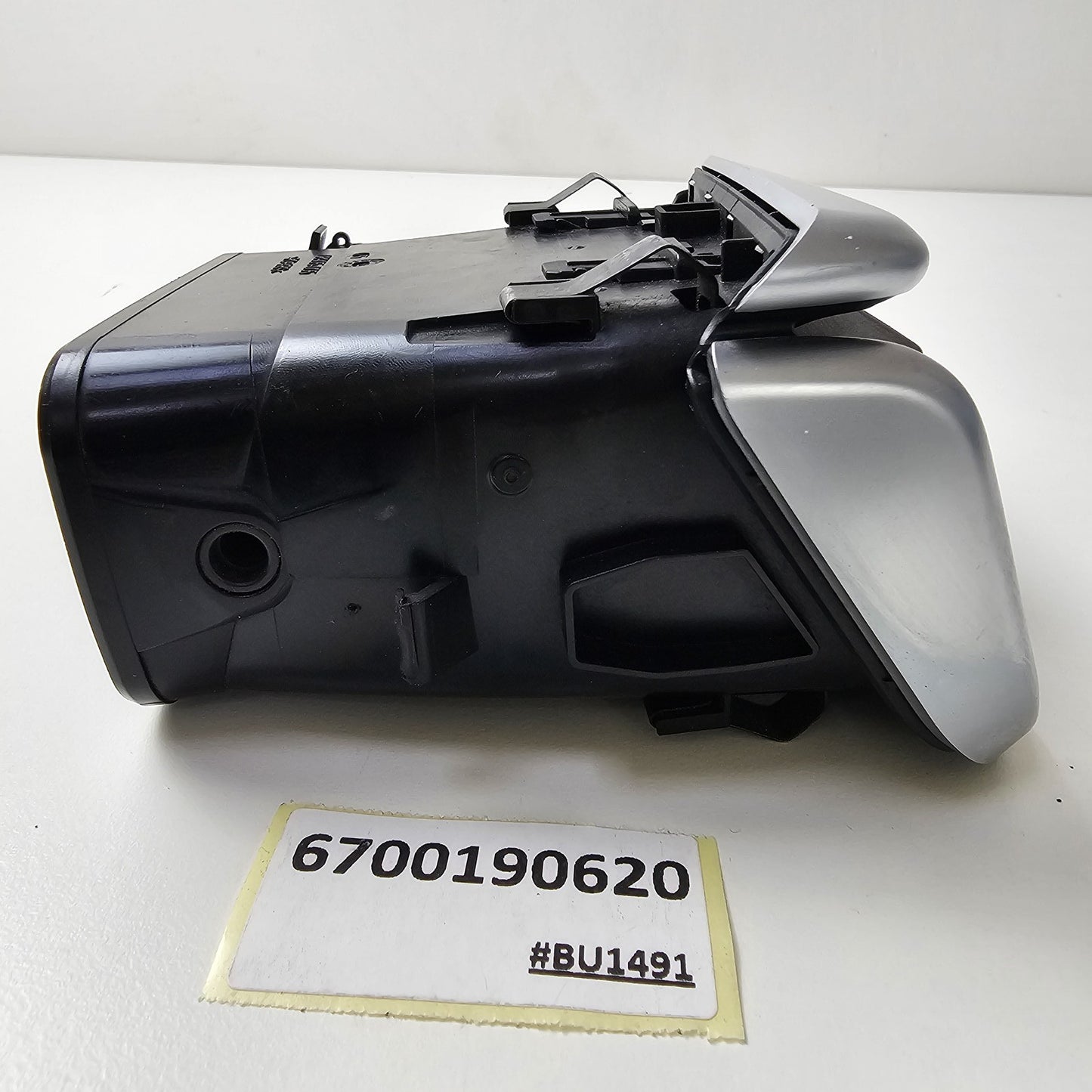 2013-2024 Maserati Ghibli Left Front Outer Air Vent 6700190620