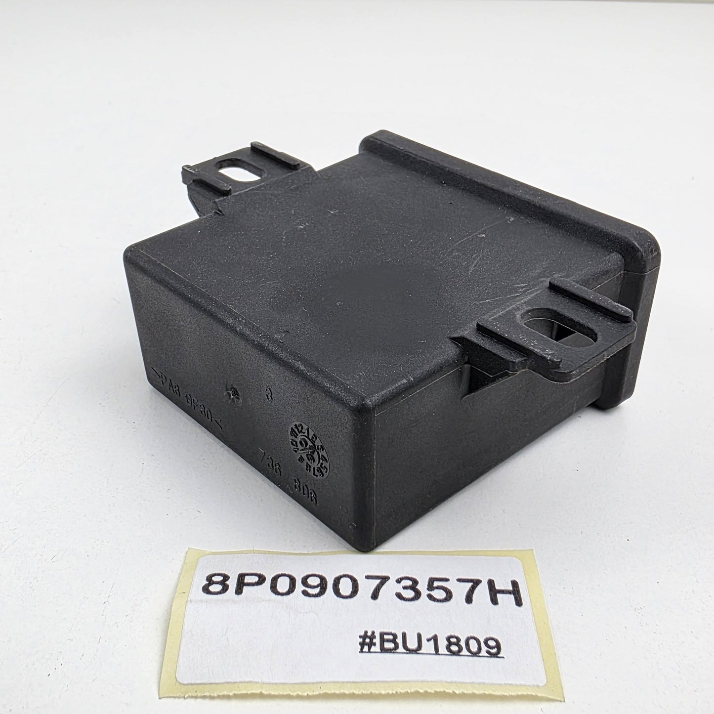 2005-2016 Audi A4 HEADLIGHT RANGE CONTROL UNIT MODULE 8P0907357H
