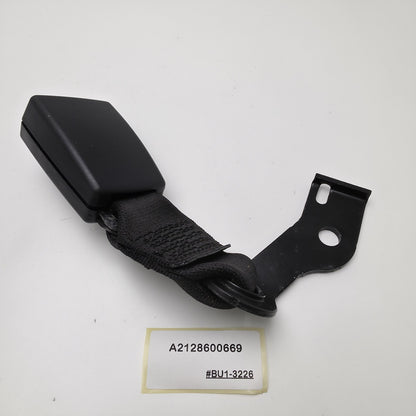 2010-2016 Mercedes-Benz E550 Seat Belt Buckle Right & Middle Rear A2128600669