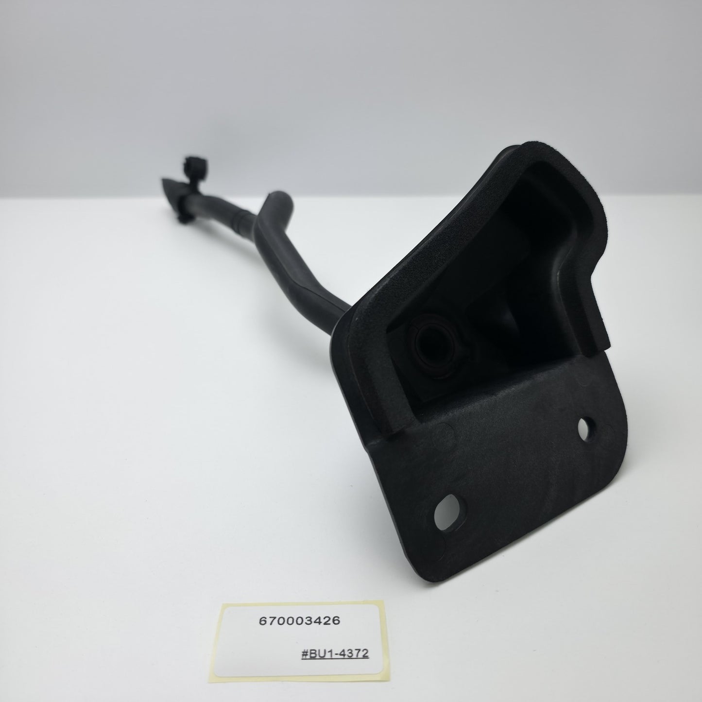 2014-2024 Maserati Quattroporte FRONT WINDSHIELD WATER DRAIN 670003426