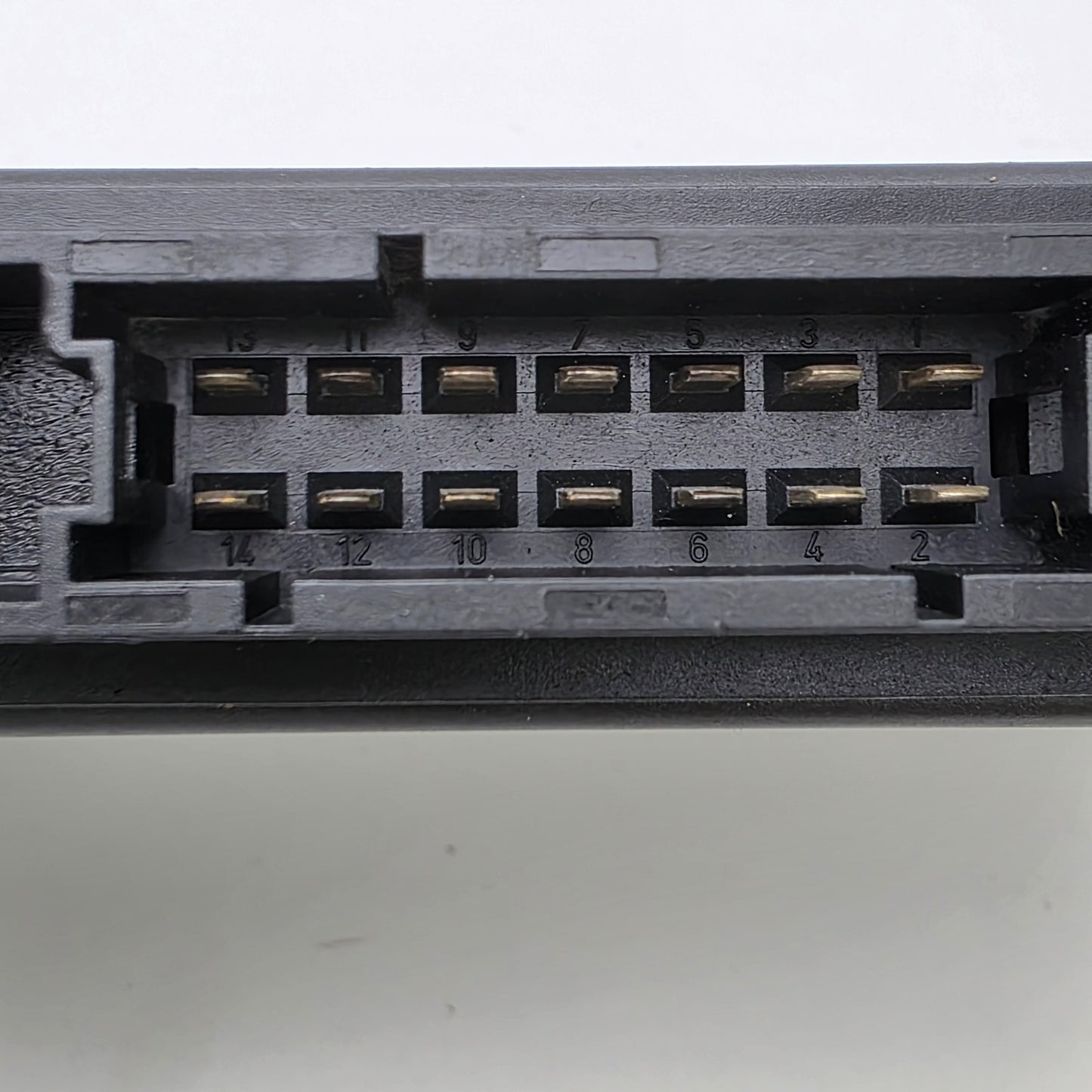 2005-2013 Mercedes-Benz W221 Rear Seat Control ECU Module A2218708186