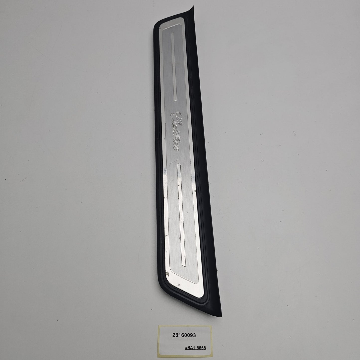 2014-2019 Cadillac CTS Front Side Door Sill Trim Plate 23160093