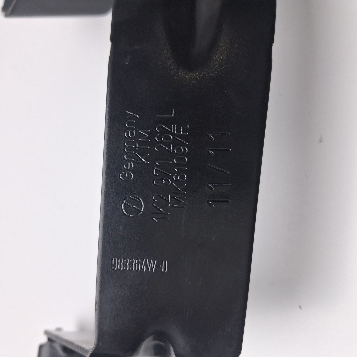 1993-2017 Seat Compatible Bracket 1K2971262L