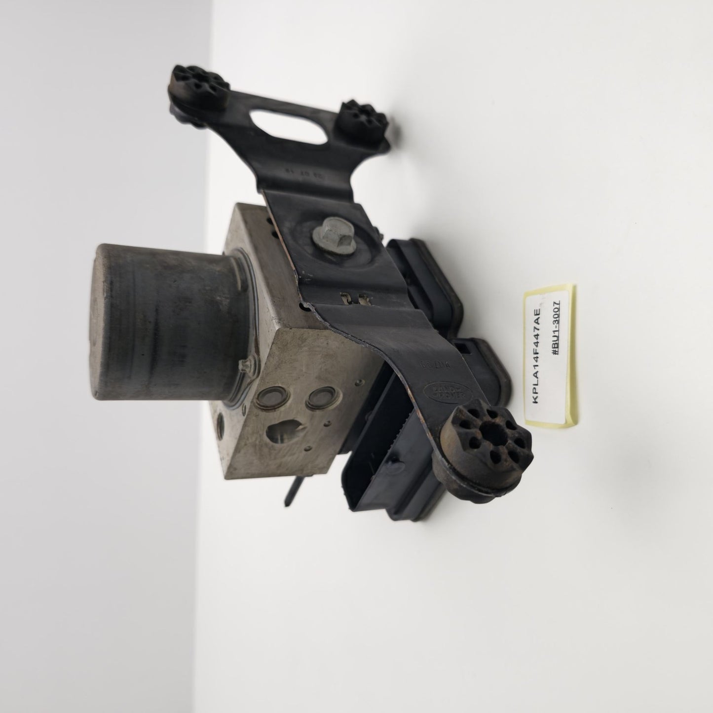 2019-2020 Land Rover Discovery ABS BRAKE PUMP KPLA14F447AE