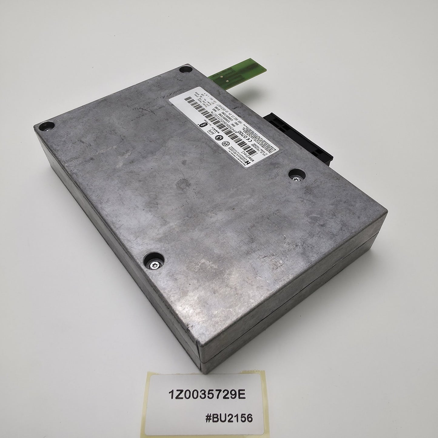 2008-2012 Volkswagen Passat Bluetooth Interface Control Module 1Z0035729E