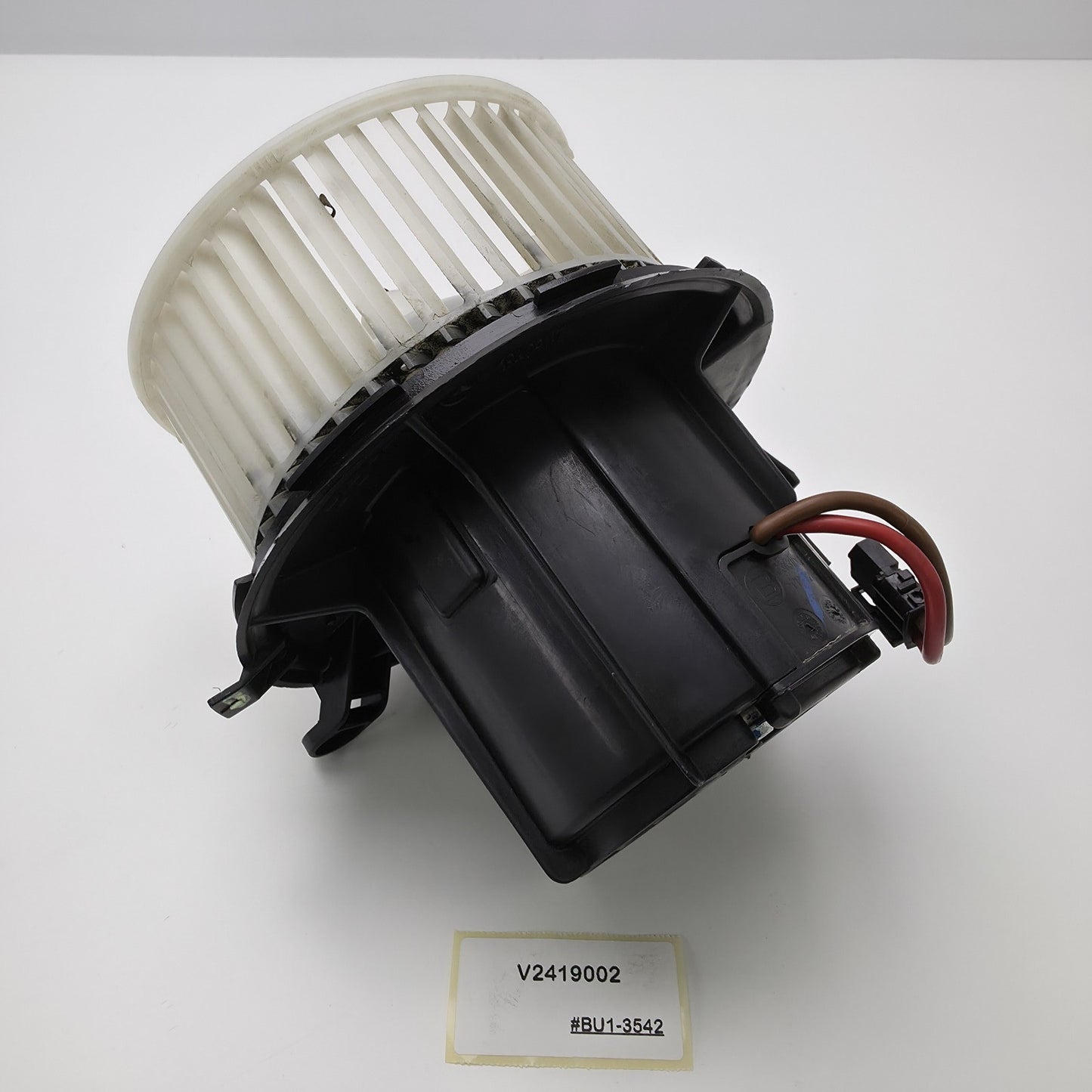2009-2014 Mercedes-Benz E350 Blower Motor Fan V2419002