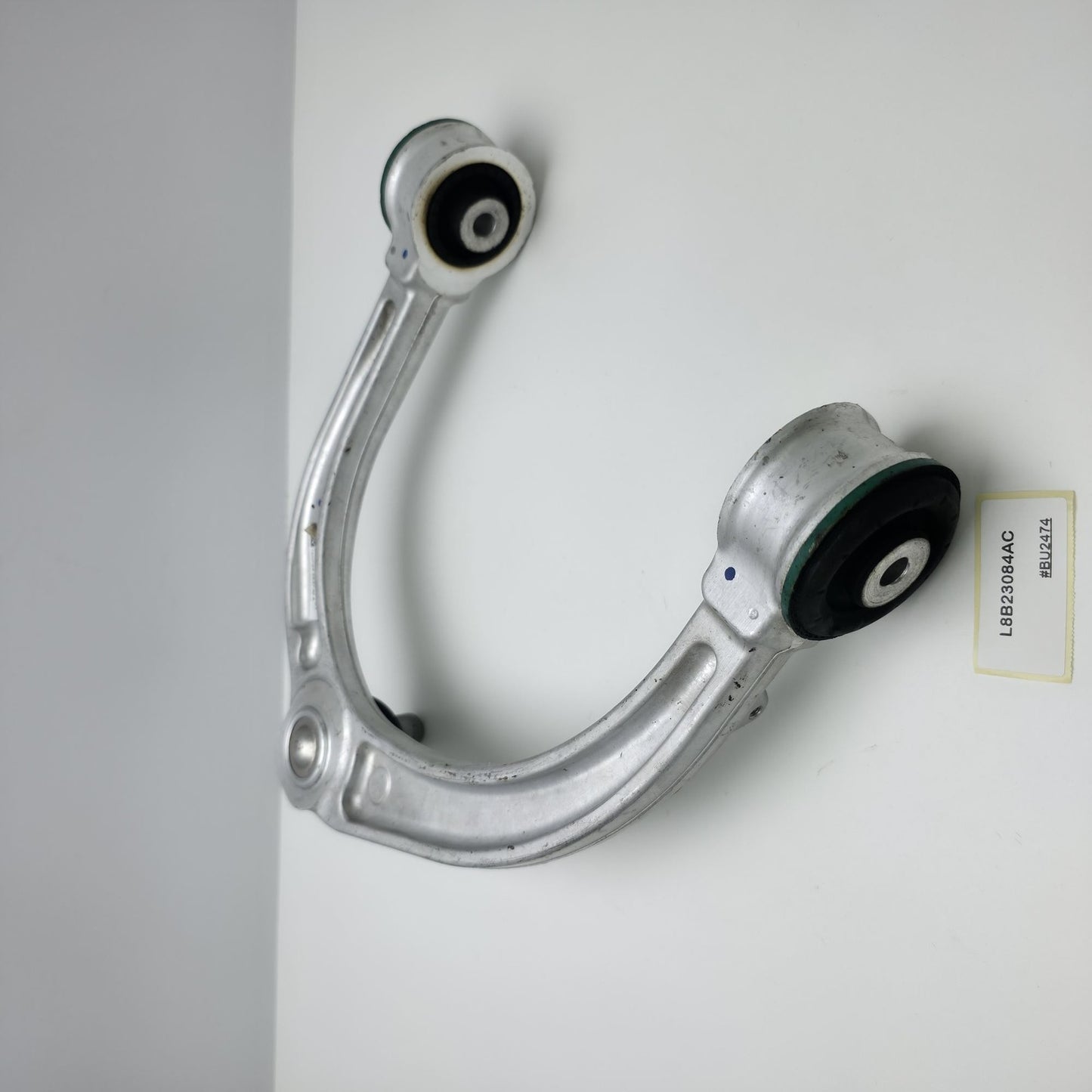 2020-2023 LAND ROVER DEFENDER Control Arm Front Axle Right Upper L8B23084AC
