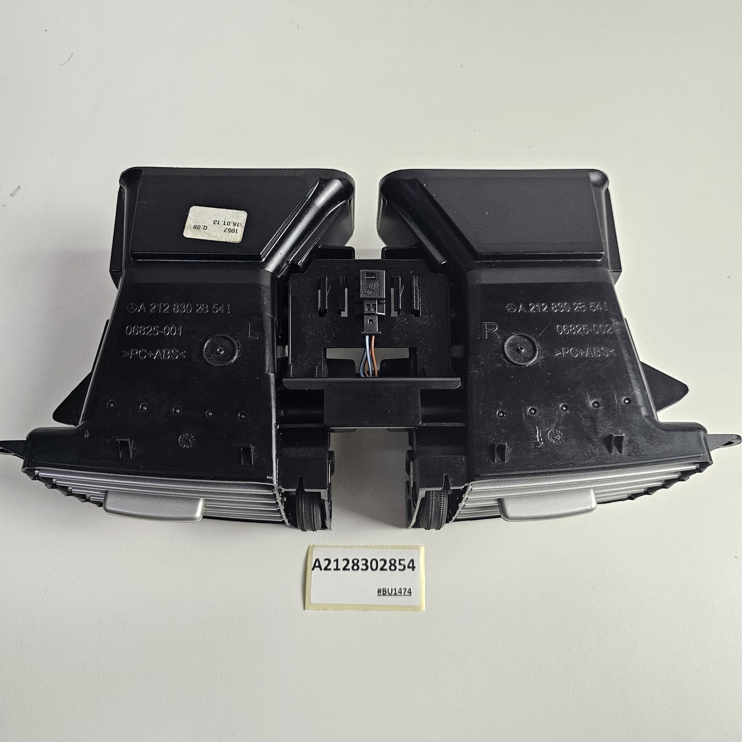 2012-2014 Mercedes-Benz E-Class W212 Dashboard Center Air Vent Grill A2128302854