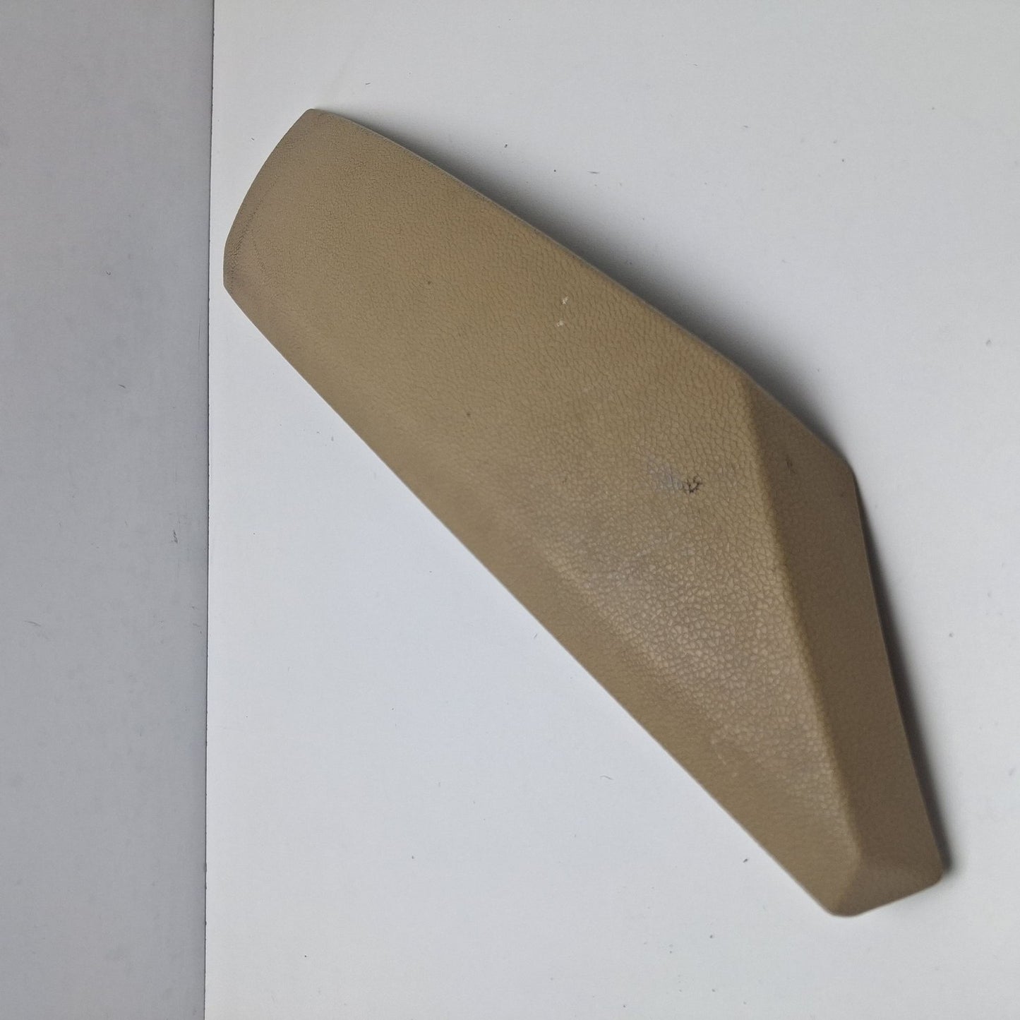 2008-2013 Cadillac CTS Driver Seat Outer Adjuster Front Cover 15947191