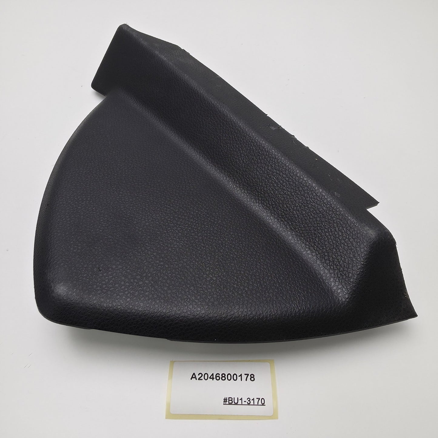2007-2014 Mercedes-Benz C-Class Dashboard End Cap Cover A2046800178