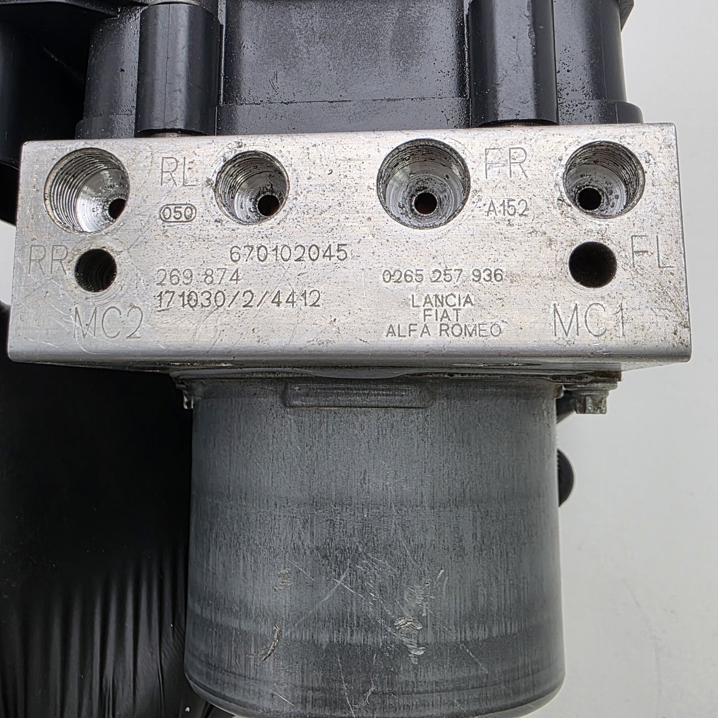 2017-2024 Maserati Ghibli ABS Anti Lock Brake Pump Module 670102045