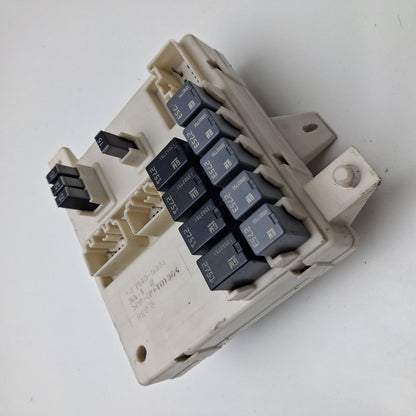2008-2013 Cadillac CTS Interior Cabin Fuse Box Relay Block 71405031