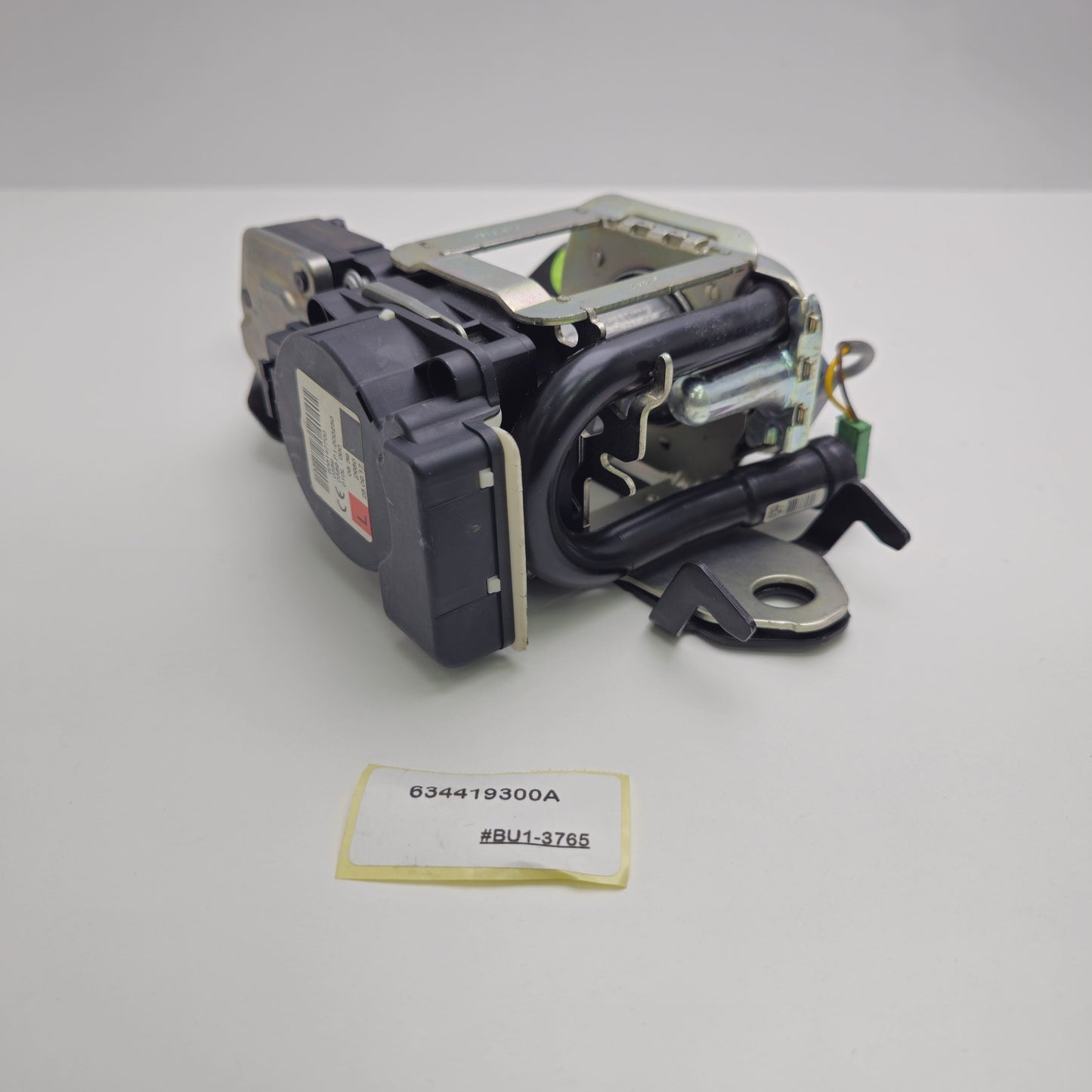 2016 Mercedes-Benz E FRONT SEATBELT 634419300A