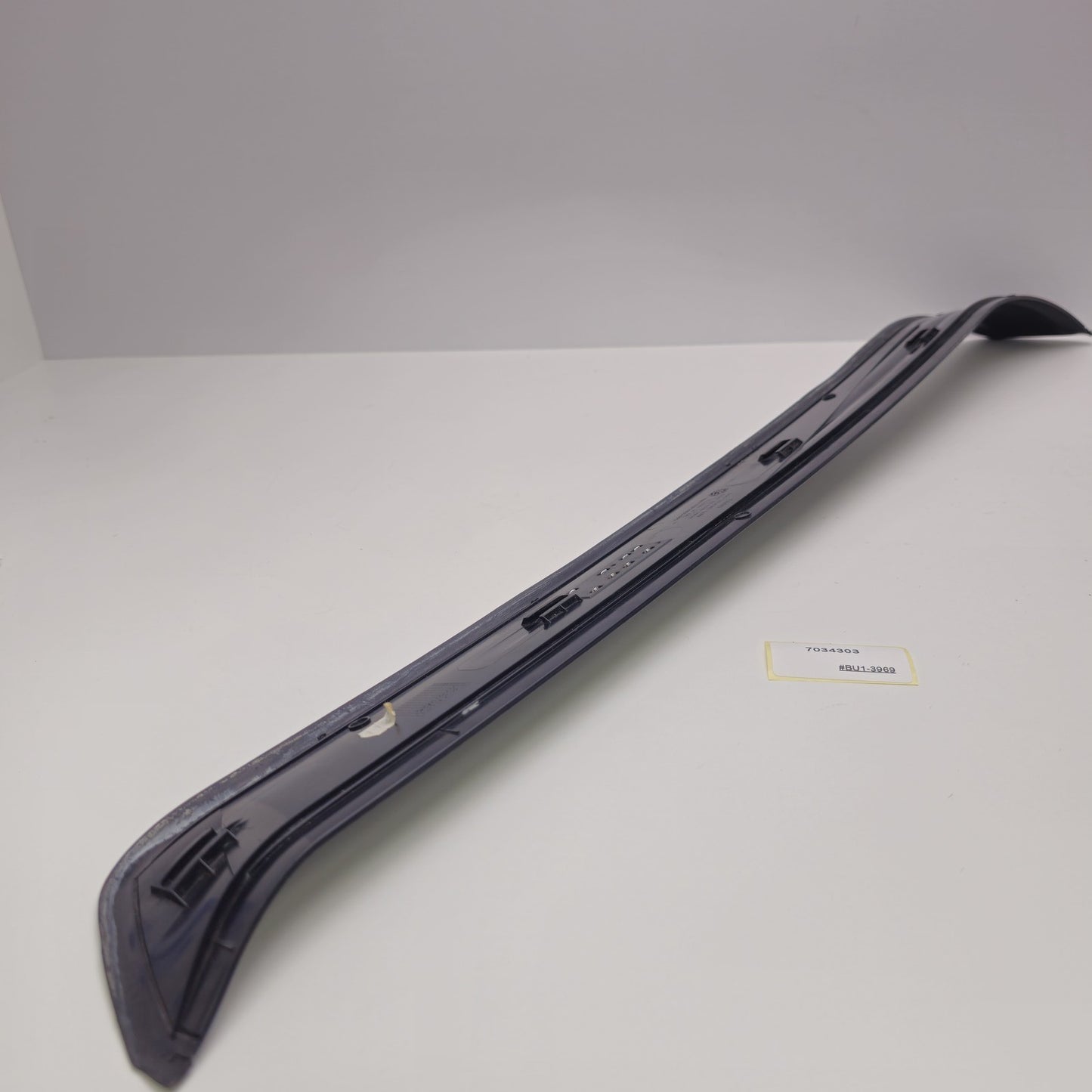 2004-2010 BMW E60 FRONT LEFT DOOR SILL TRIM 7034303