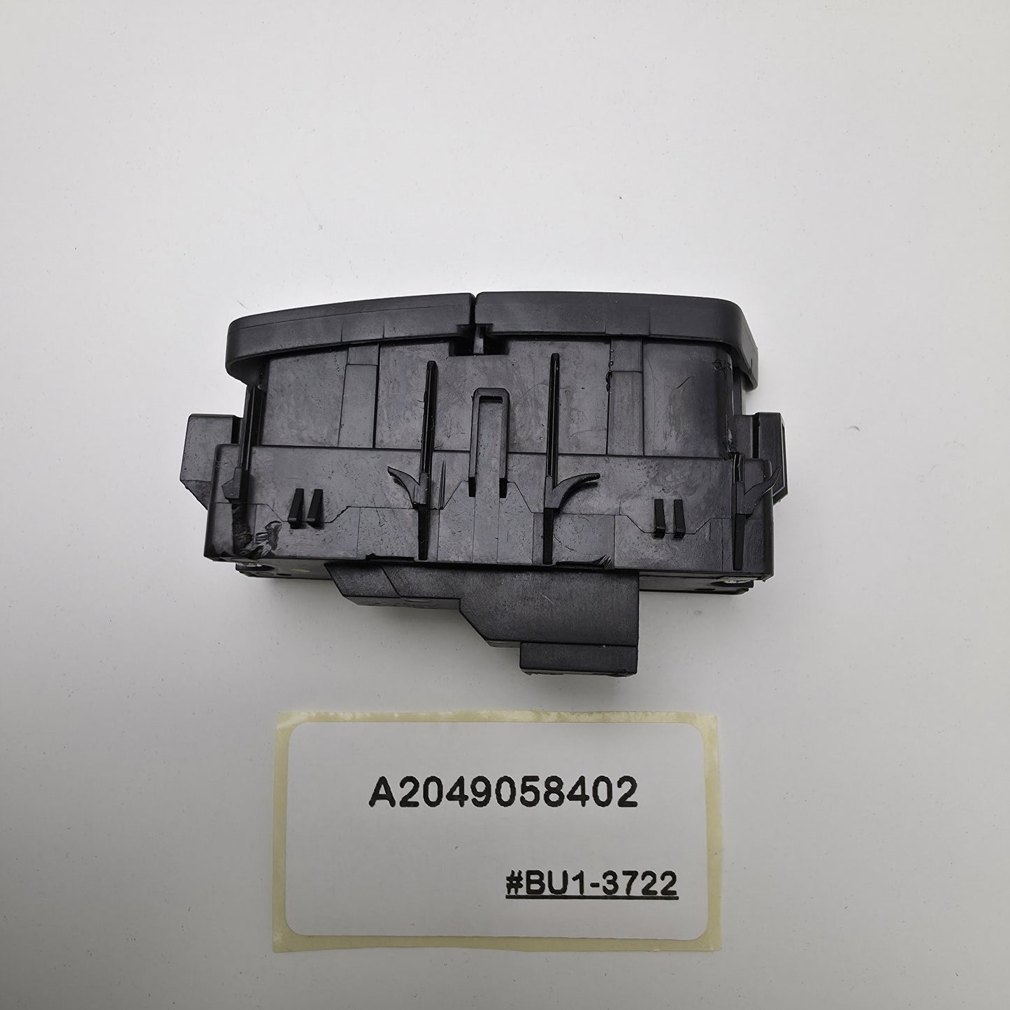 2015-2019 Mercedes-Benz GLE Left Door Lock Button A2049058402