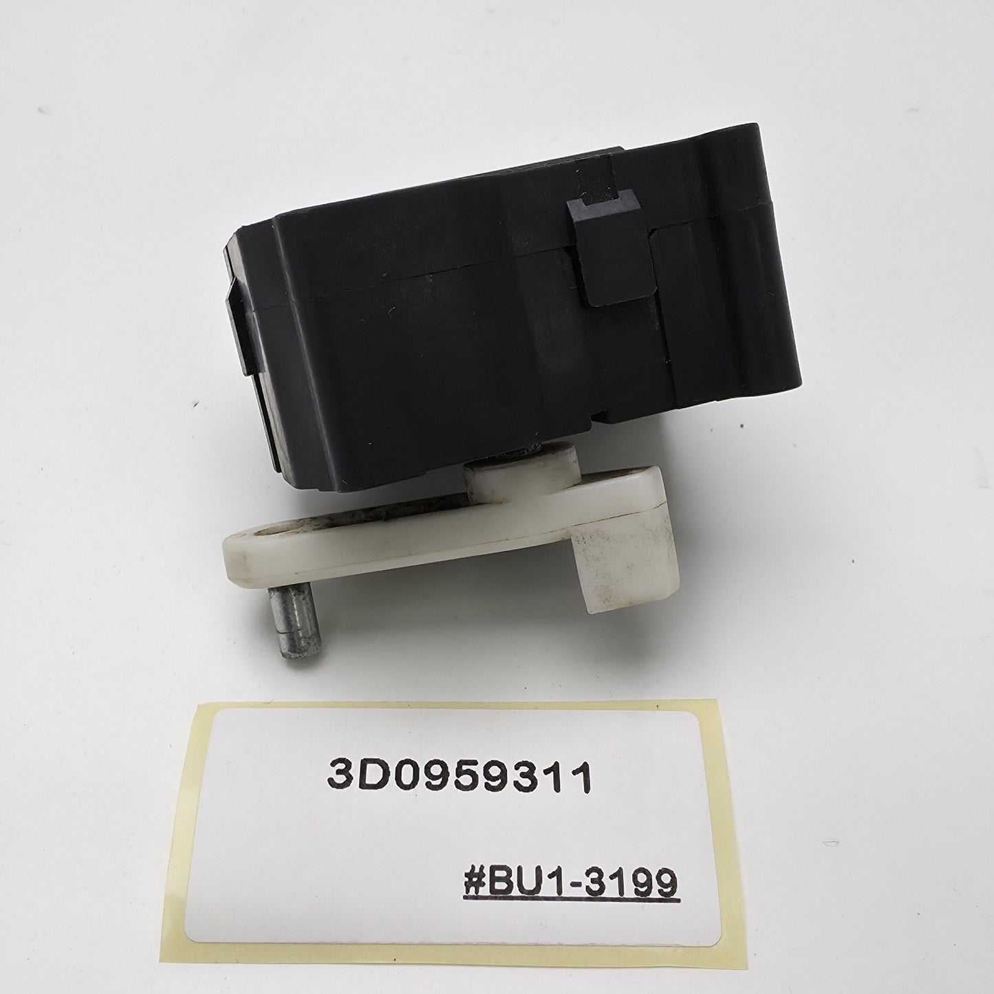 2004-2006 Volkswagen Phaeton HVAC AIR FLAP ACTUATOR MOTOR 3D0959311