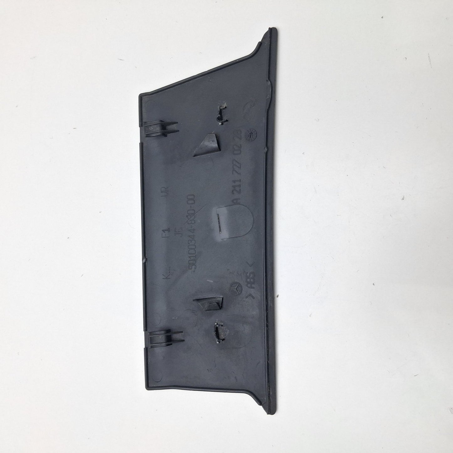 2006-2009 Mercedes-Benz E350 Front Right Door Armrest Cover Trim A2117270228