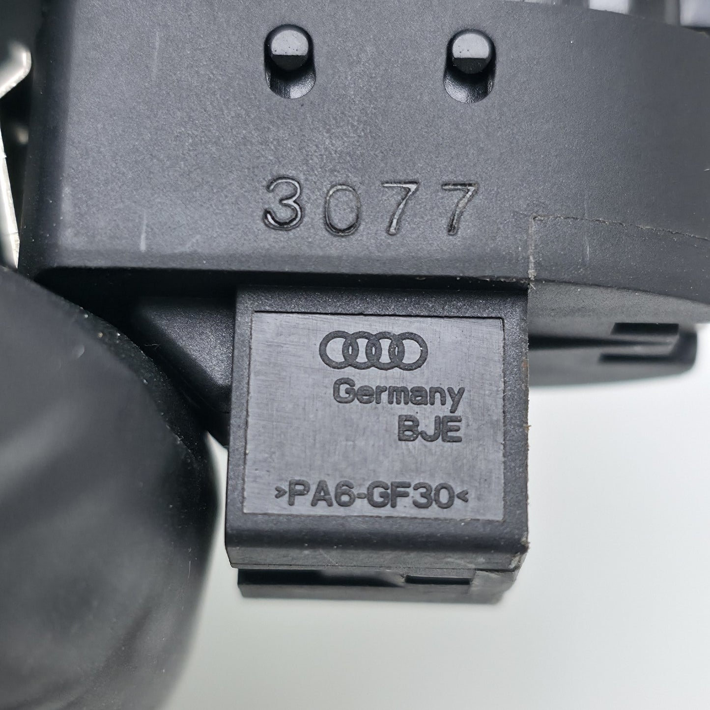 2008-2014 Audi A4 allroad Central Door Lock Switch 8K1962107A