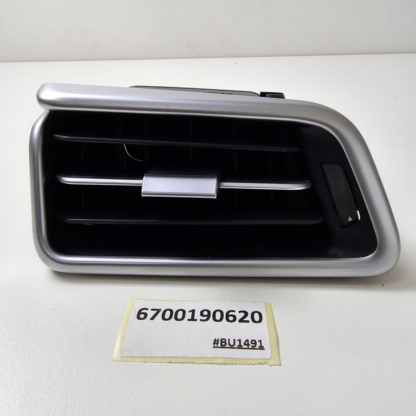 2013-2024 Maserati Ghibli Left Front Outer Air Vent 6700190620