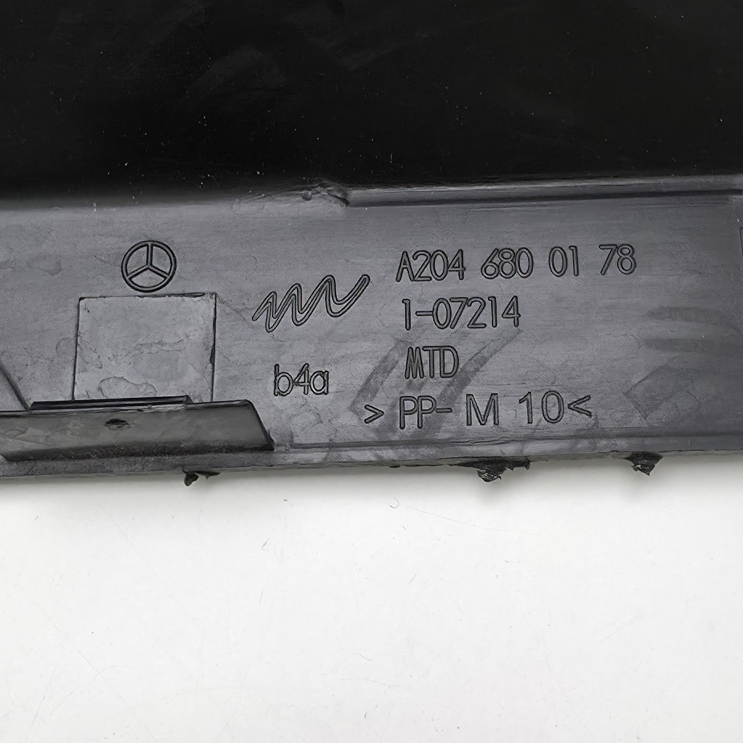 2008-2014 Mercedes-Benz C250 Dashboard End Cap Cover A2046800178