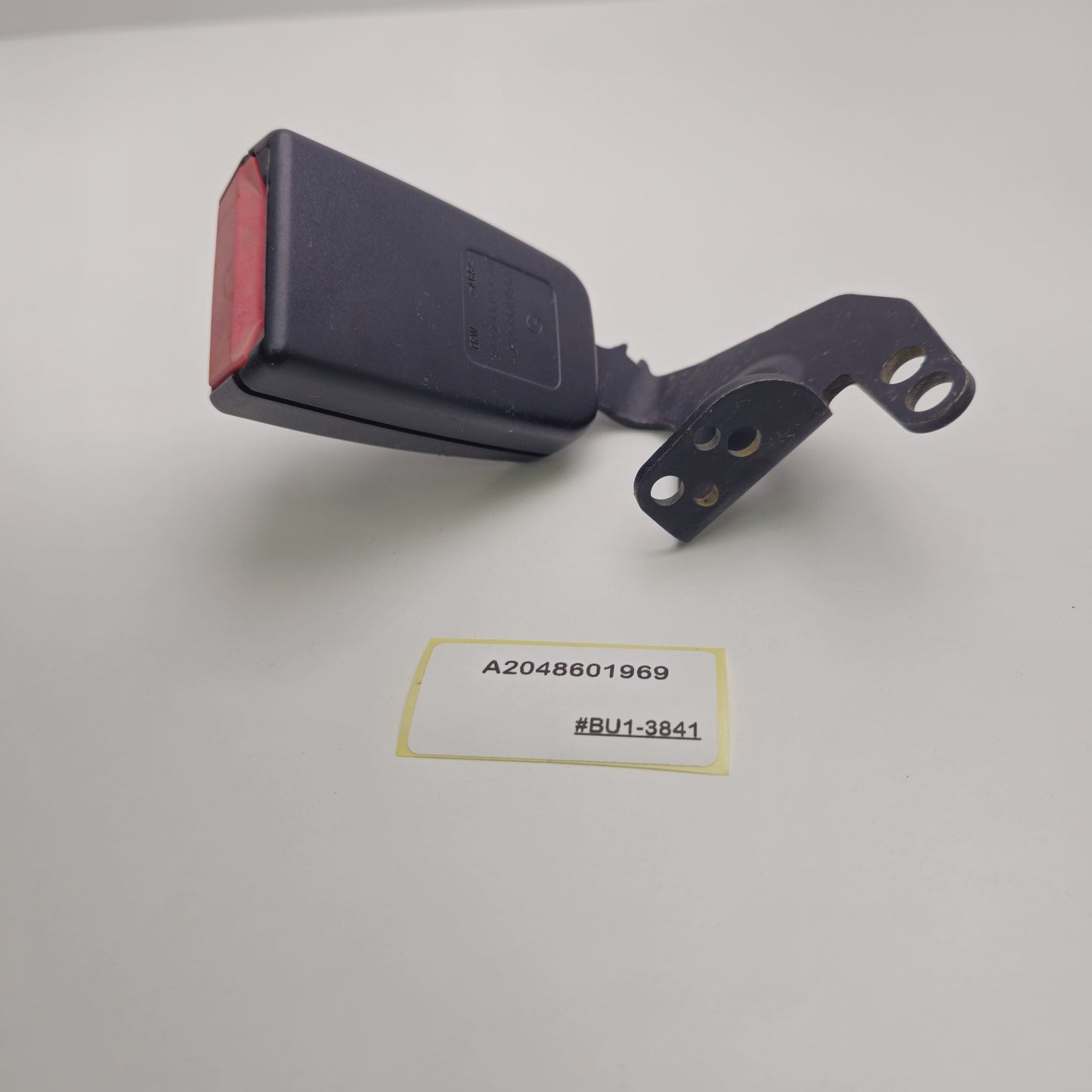 2008-2011 Mercedes Benz C300 SEAT BELT BUCKLE REAR LEFT A2048601969